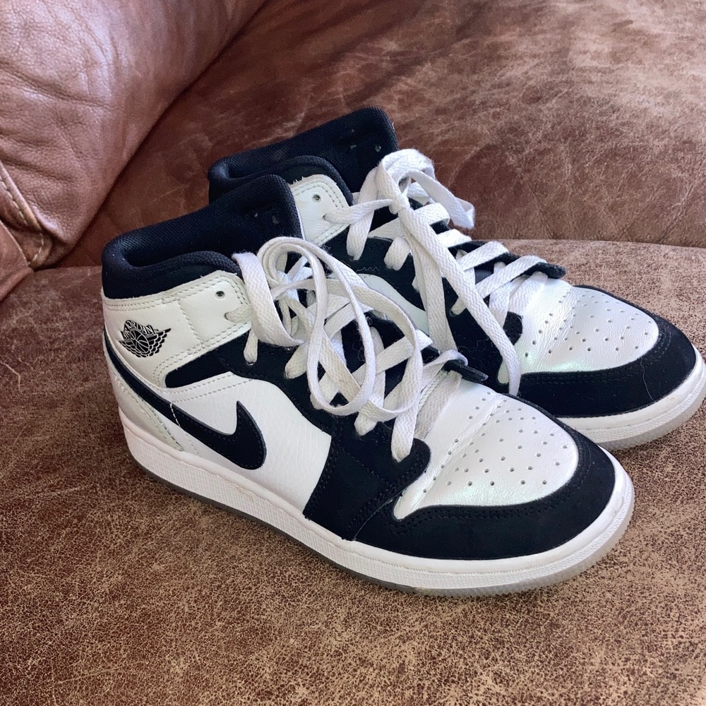 Nike Jordans Black and pearl White High-Top Sneakers - Picture 2 of 6